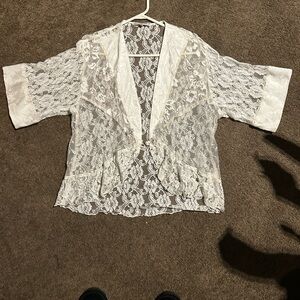 Chic Lace Women's Cardigan in Ivory